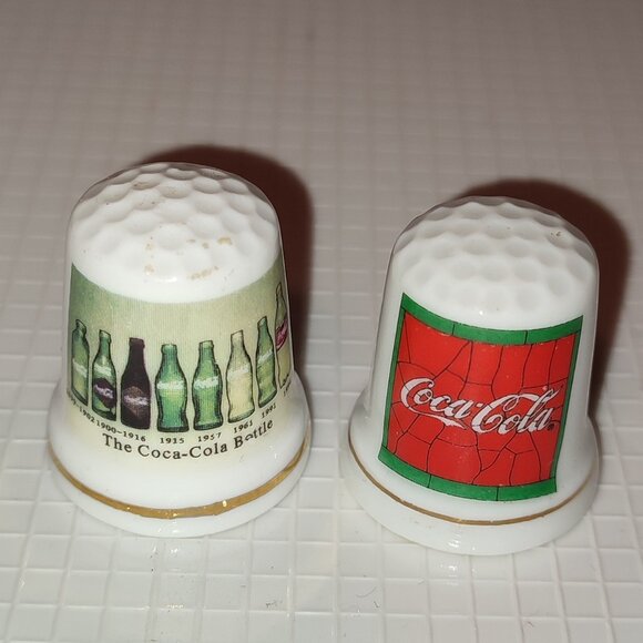 Coca Cola Set of 2 Thimbles Bottle 1899 1994 design styles collectible vintage - Picture 1 of 7